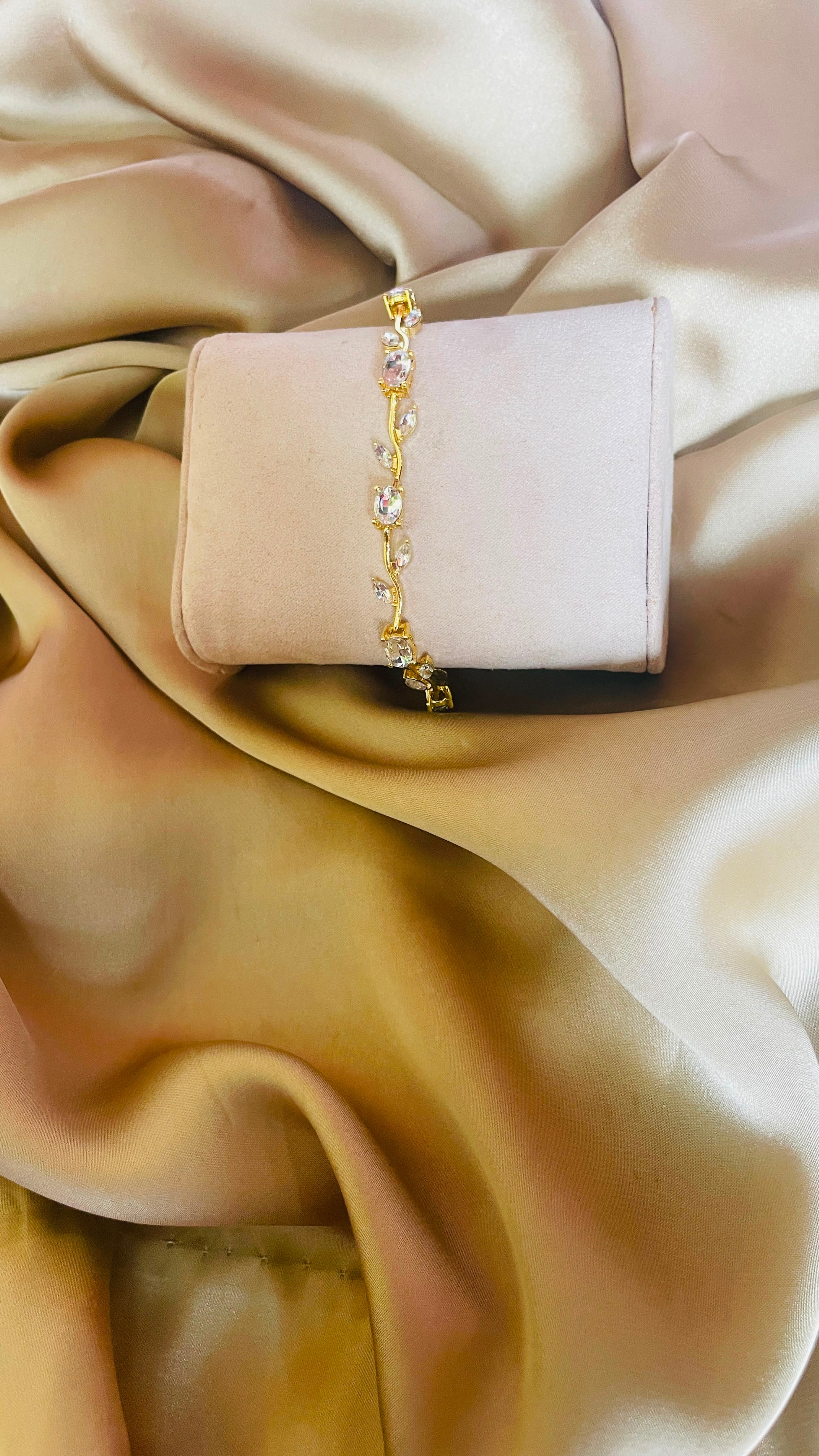 Tulip Zircon Bracelet