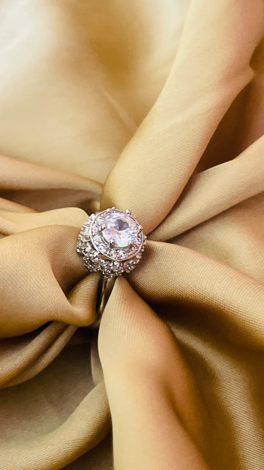 Luxury Halo Zircon Ring for Women – Silver Statement Crystal Ring
