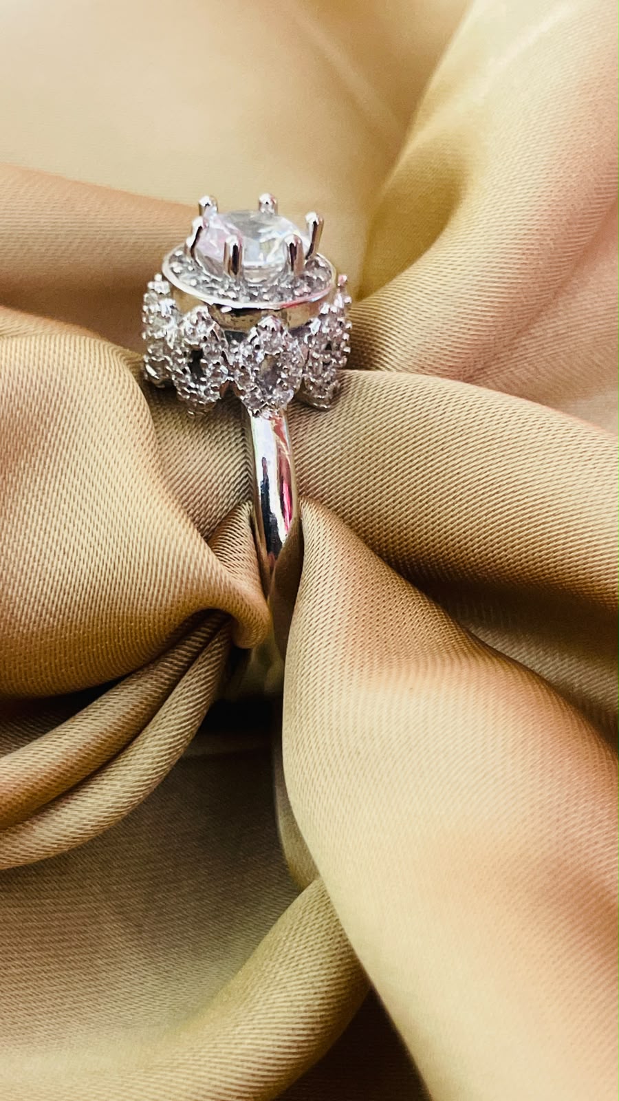 Luxury Halo Zircon Ring for Women – Silver Statement Crystal Ring